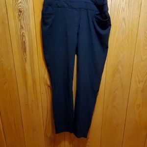 Dress pants with functional front pockets